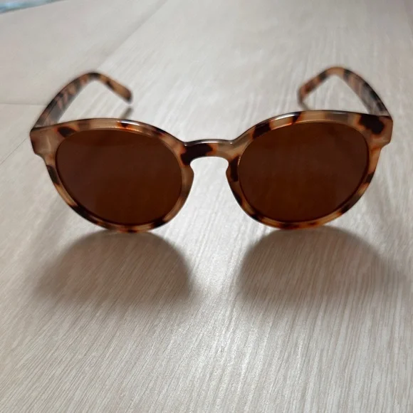HumpOptics Tortoise Shell Sunglasses - Picture 8 of 8